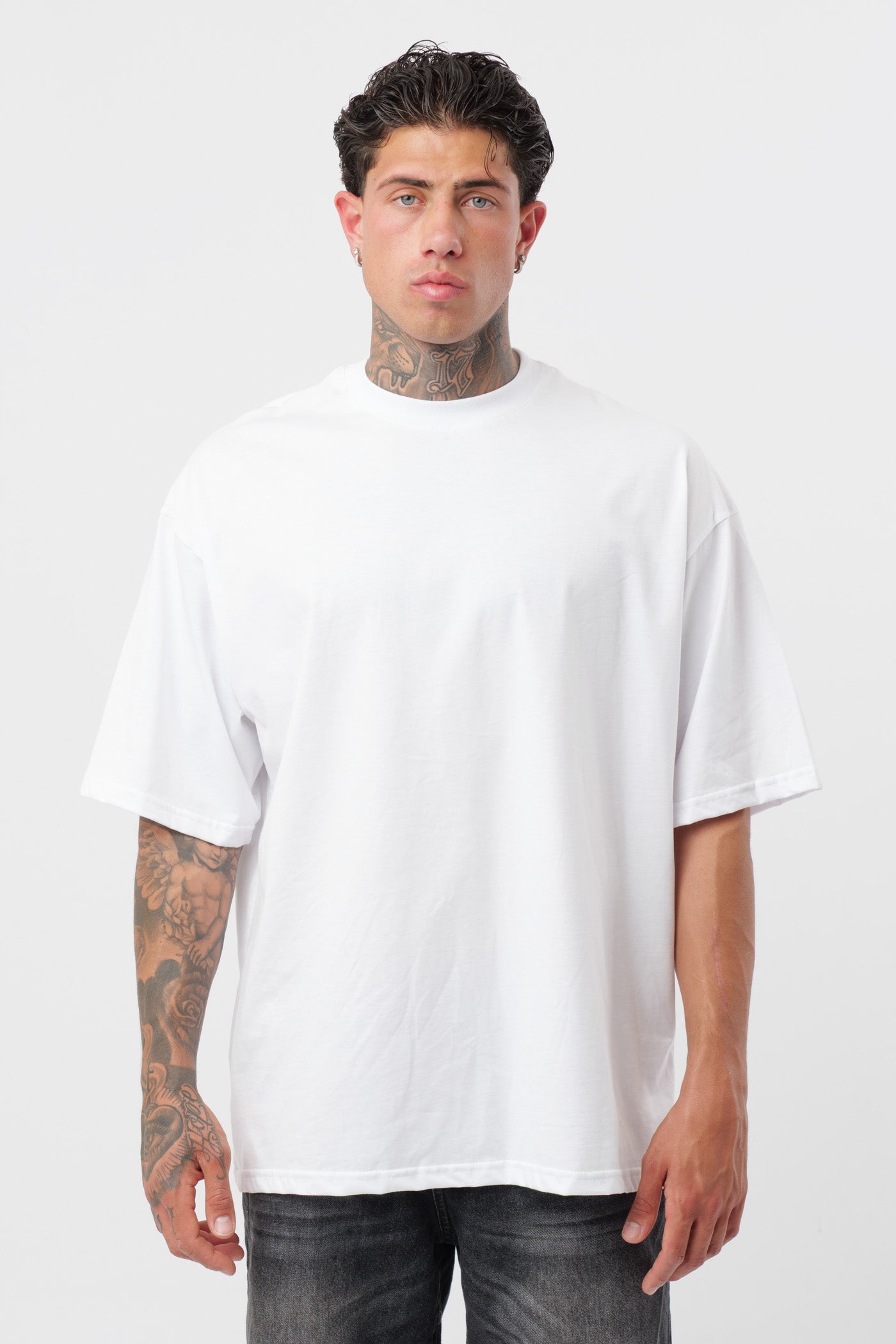 T-Shirt Over Bianca