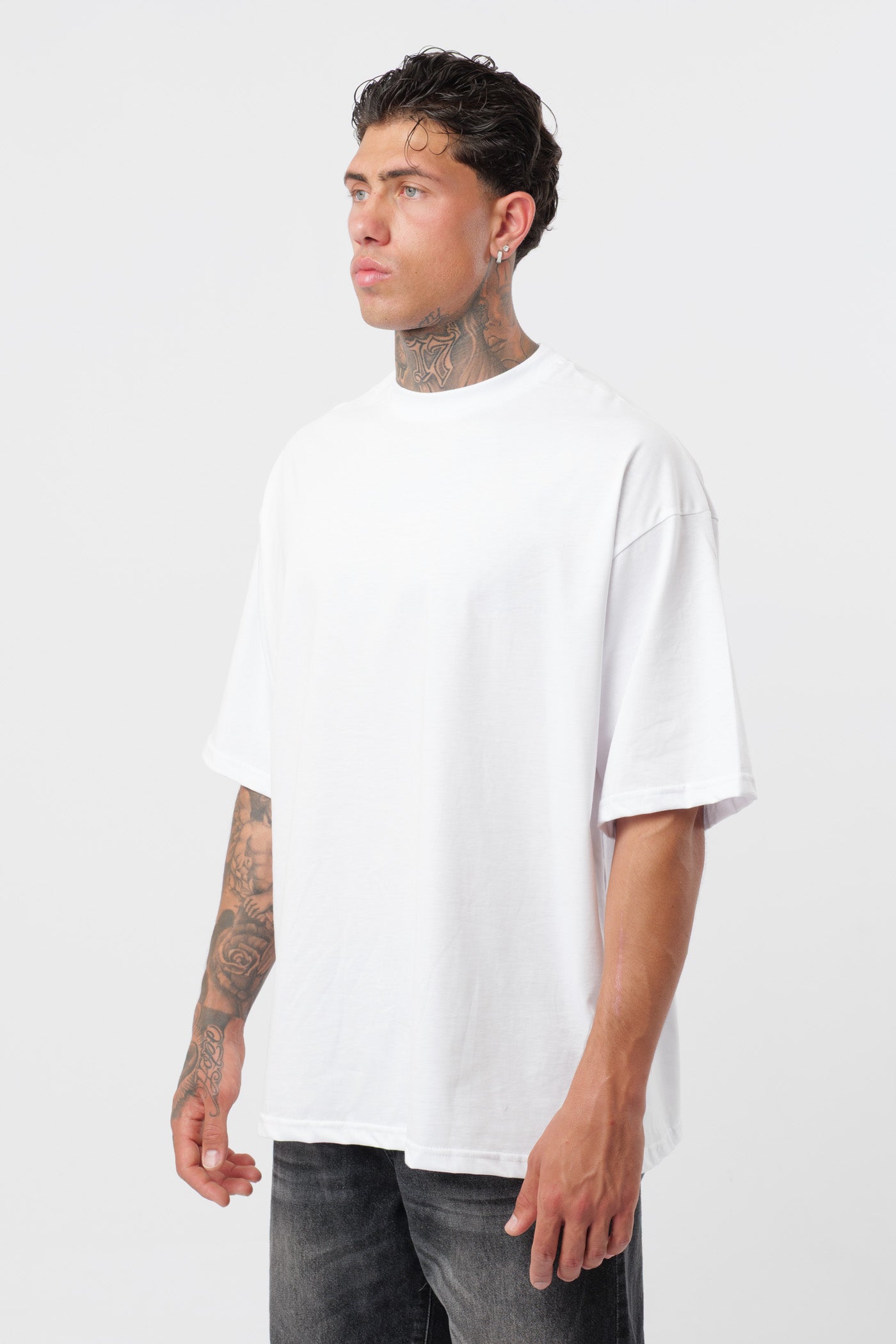 T-Shirt Over Bianca
