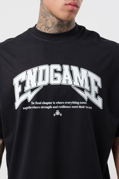 Weißes T-Shirt mit schwarzem Logo