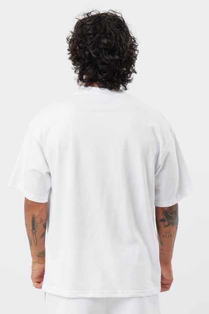 Weißes T-Shirt mit schwarzem Logo