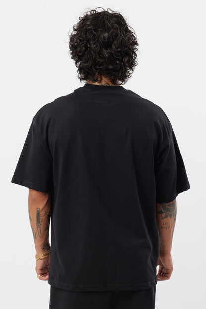 Weißes T-Shirt mit schwarzem Logo