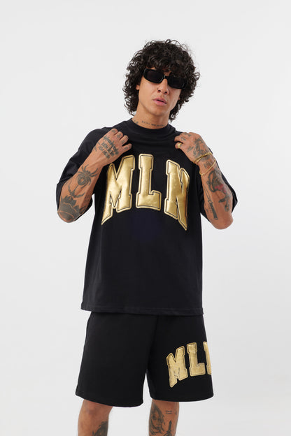 Weißes T-Shirt mit schwarzem Logo